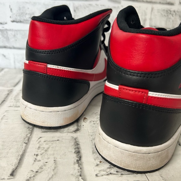 Air Jordan 1 Mid Bred Toe Nike 554724-079 Red White Black Size 13 Men's - Picture 11 of 12